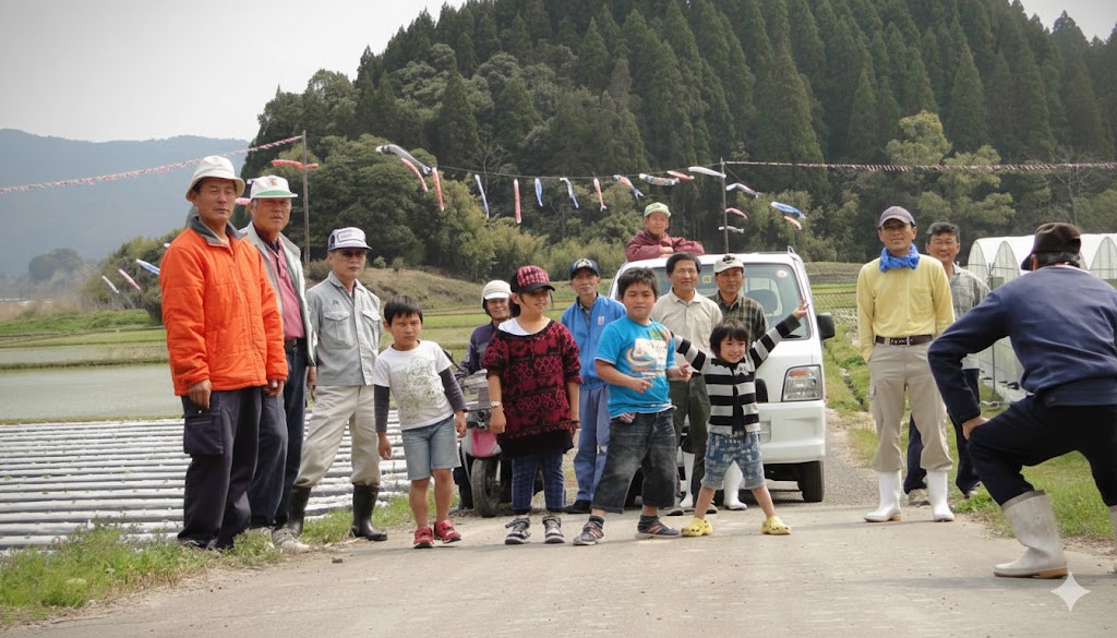 多様な人々が協力する様子