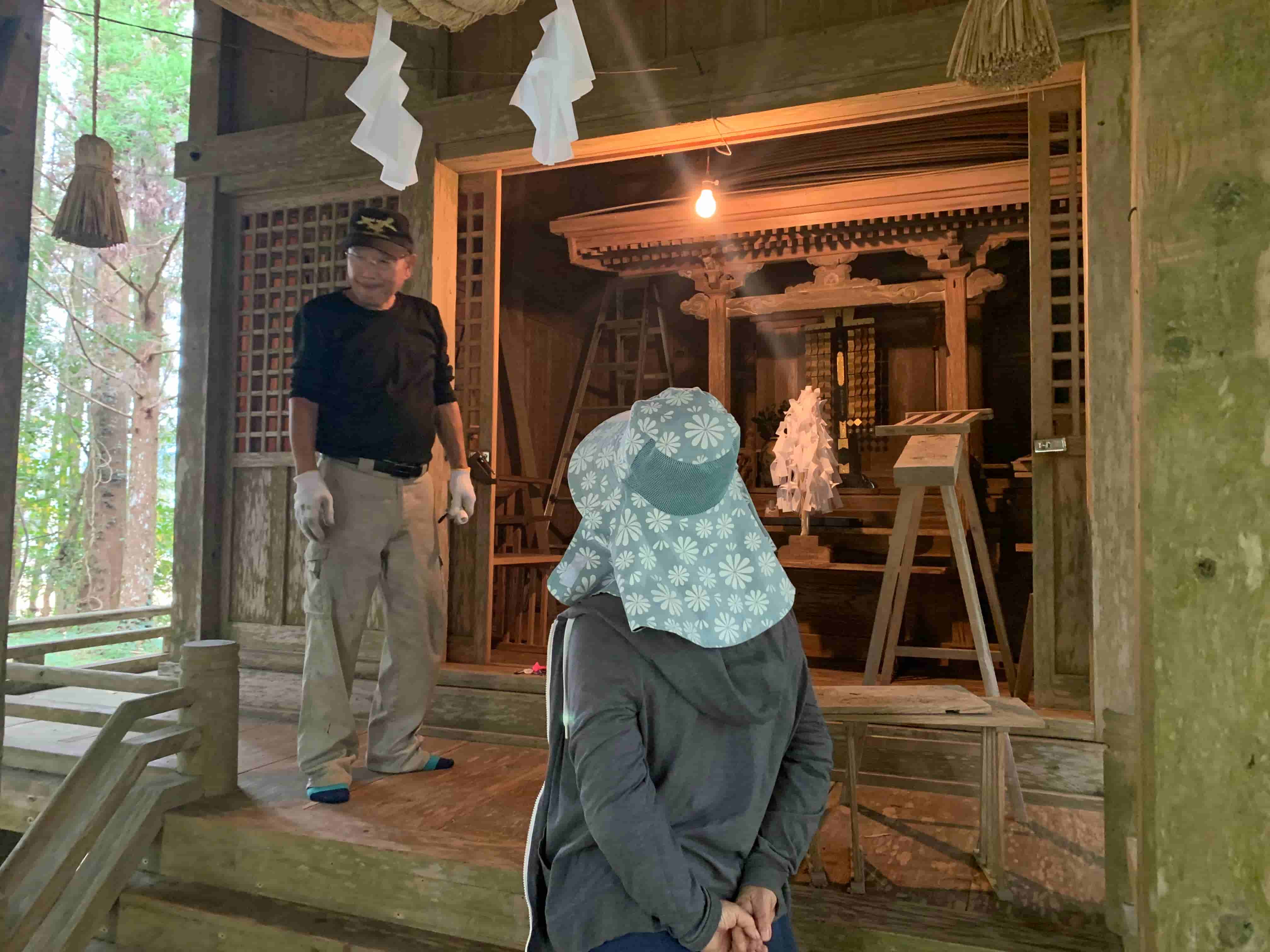 2025年11月17日 塚田神社 棟札調査の様子