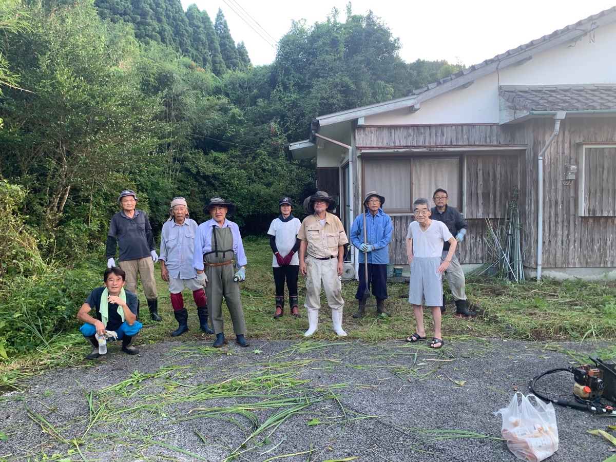 参加者9名の集合写真