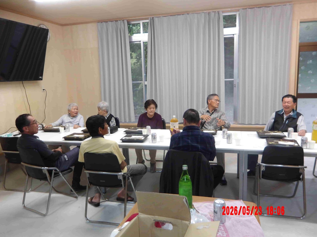 ひむか亭で開かれた東班「御観音さん」の直会