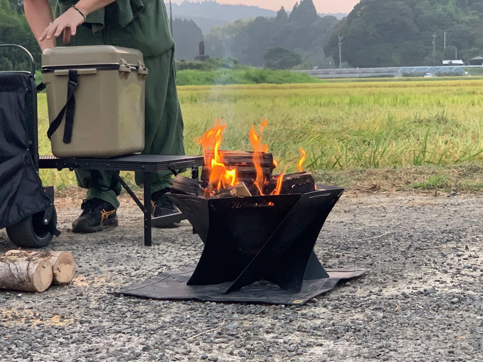 焚き火の炎のクローズアップ
